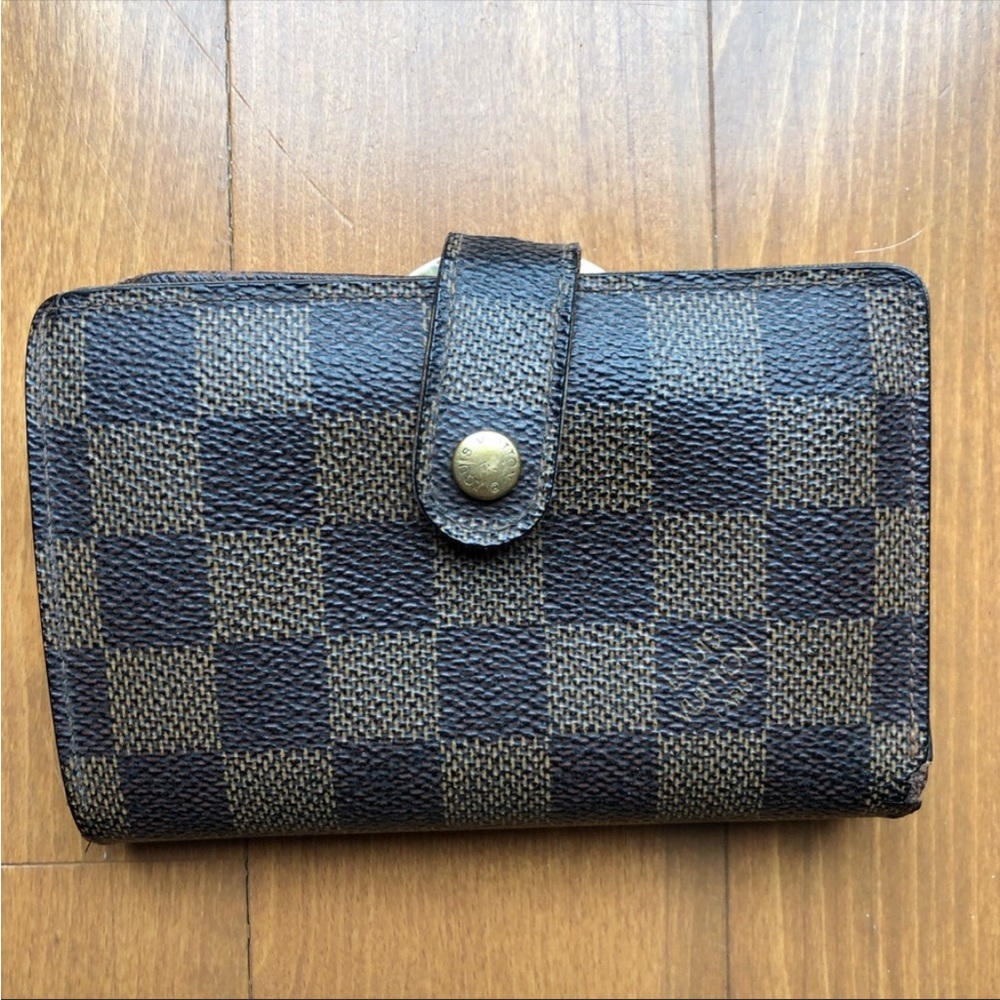 Louis Vuitton Damier Ebene KissSnap Wallet